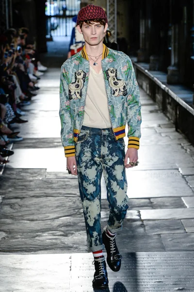 Look 50
